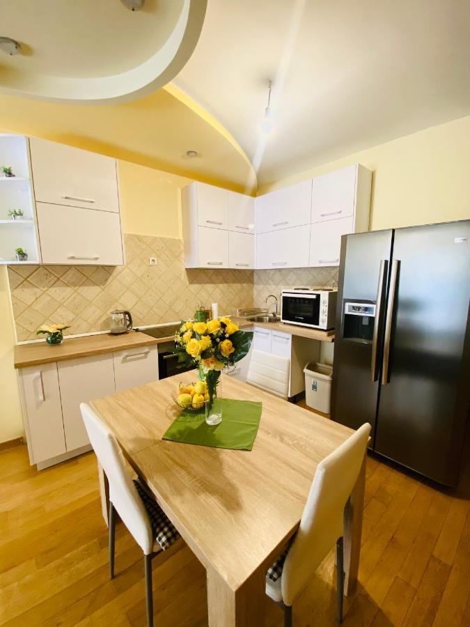 'M&M' Two Bedroom Apartment In Center Of Budua Esterno foto